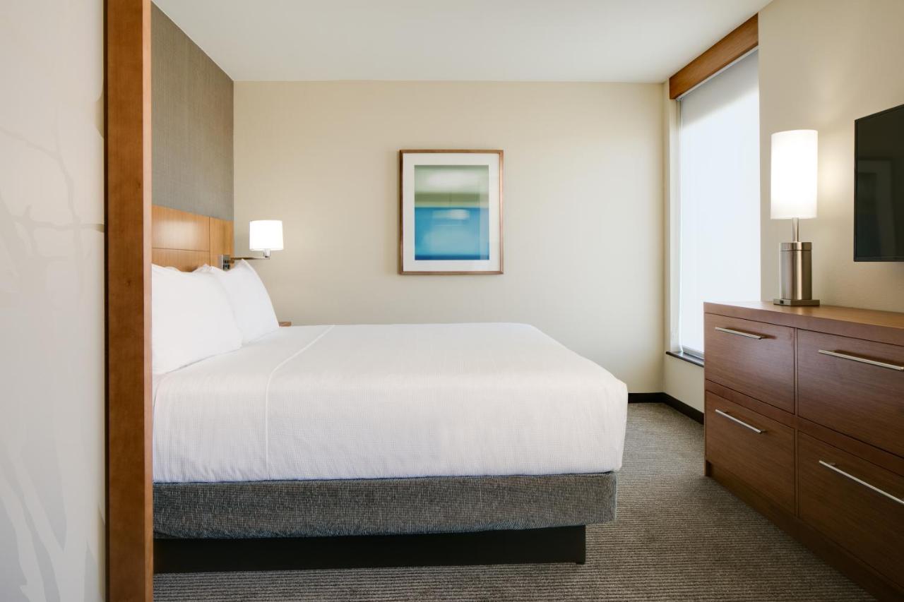 Deluxe King Room at Hyatt Place Kansas City/Lenexa City Center