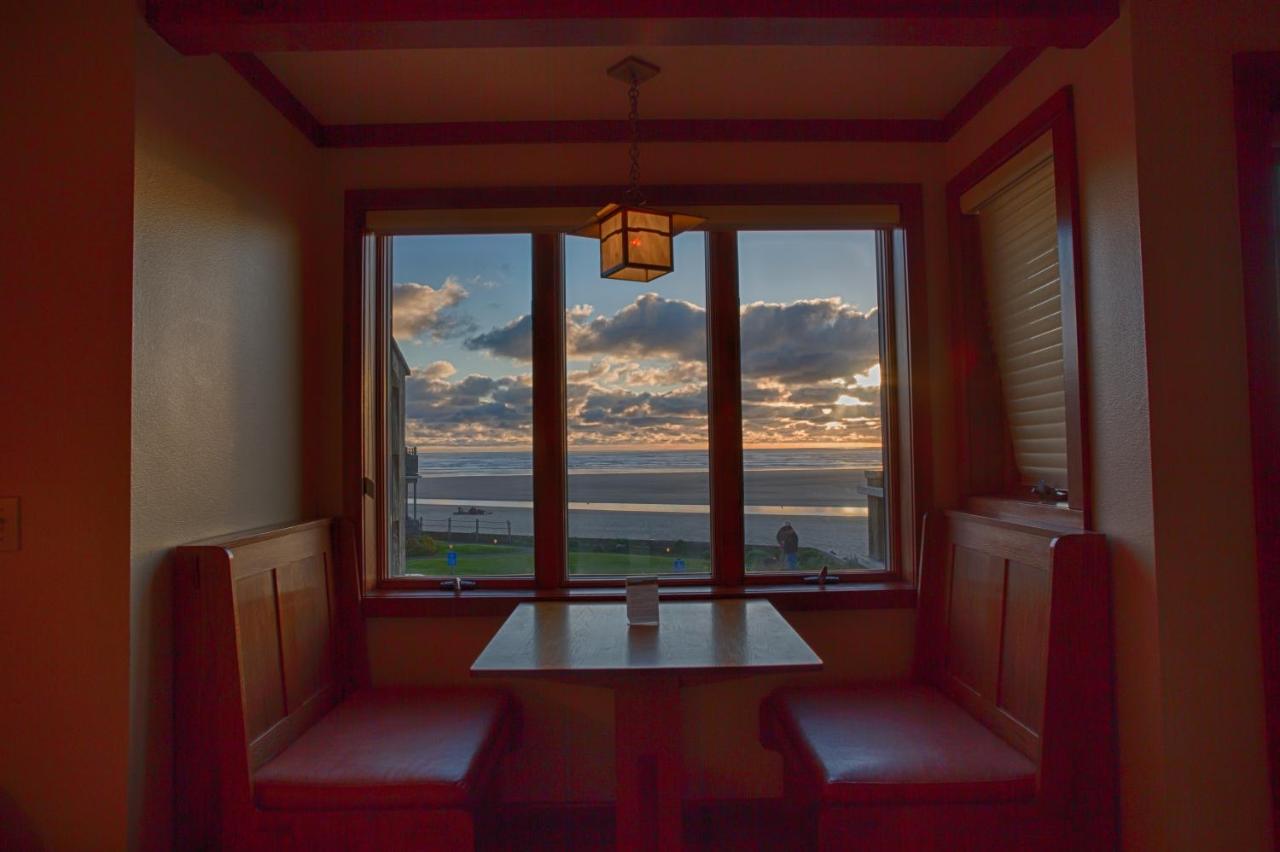 La Colina Ocean View King Studio at The Waves