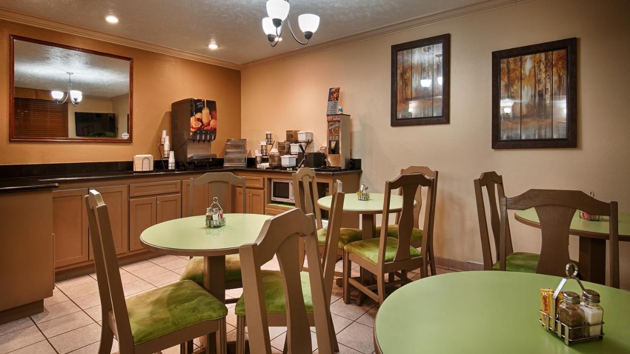 | Best Western John Jay Inn