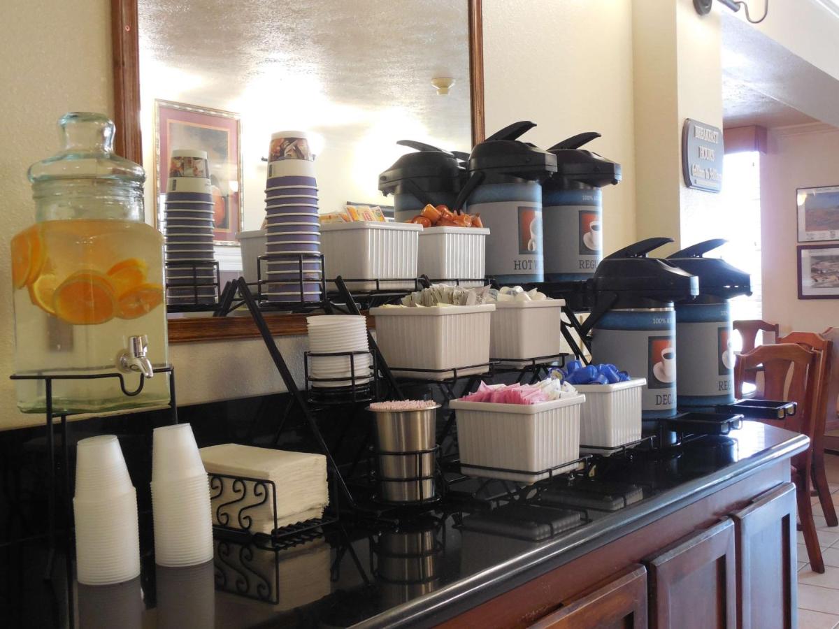 | Best Western John Jay Inn
