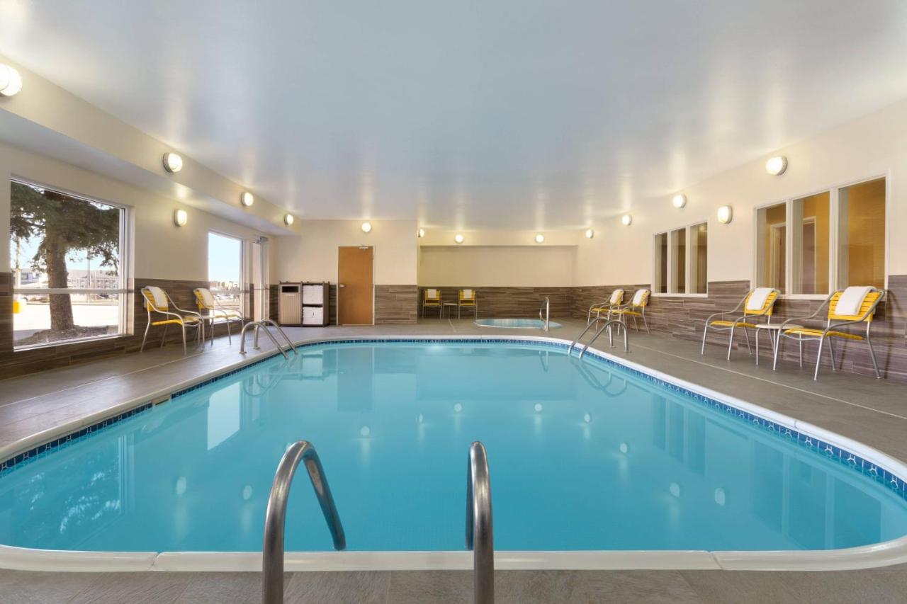 | Fairfield Inn & Suites Bismarck North