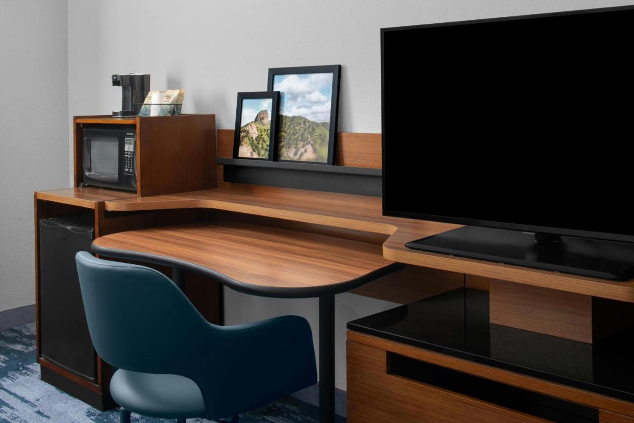 | Fairfield Inn by Marriott Santa Clarita Valencia