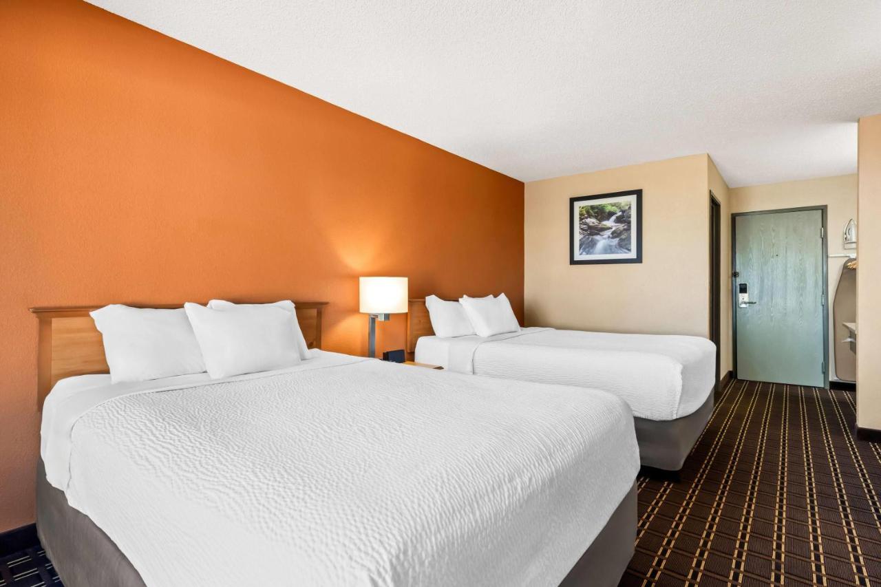 Queen Room with Two Queen Beds - Non-Smoking at Days Inn by Wyndham Black River Falls I-94 on ATV Trail