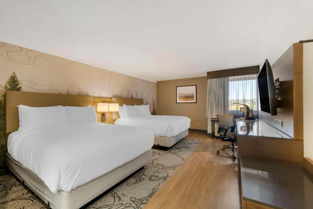 Queen Room with Two Queen Beds at Aiden by Best Western Flagstaff