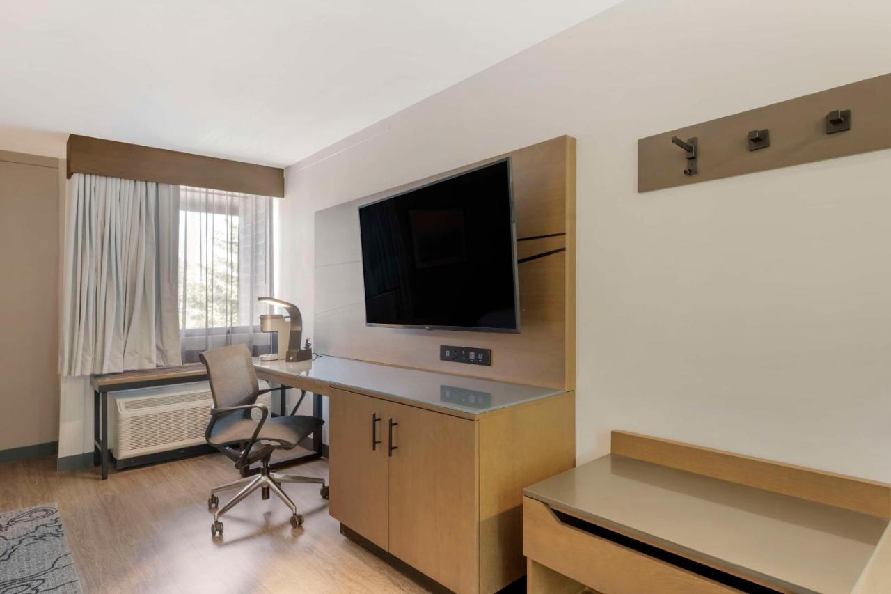 Queen Room with Two Queen Beds at Aiden by Best Western Flagstaff