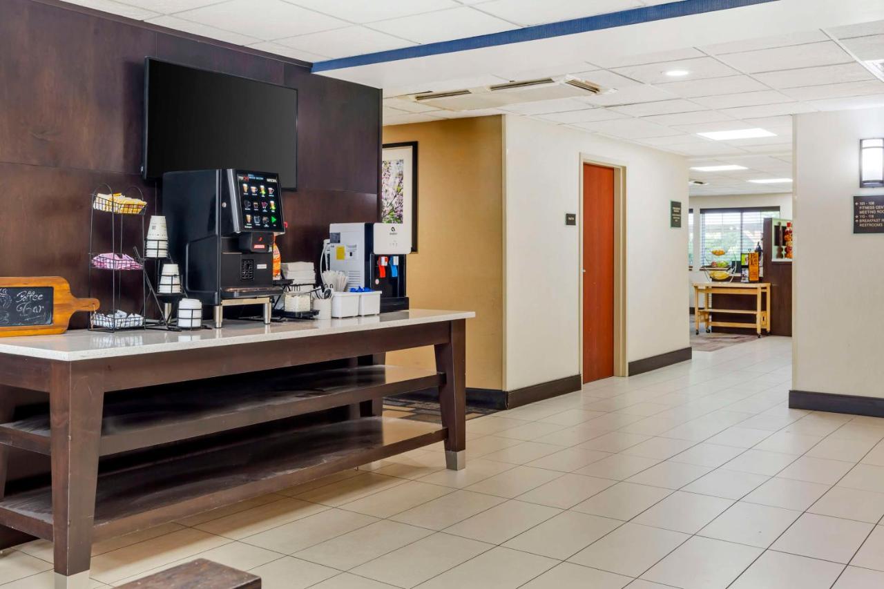 | Best Western Plus Berkshire Hills Inn & Suites