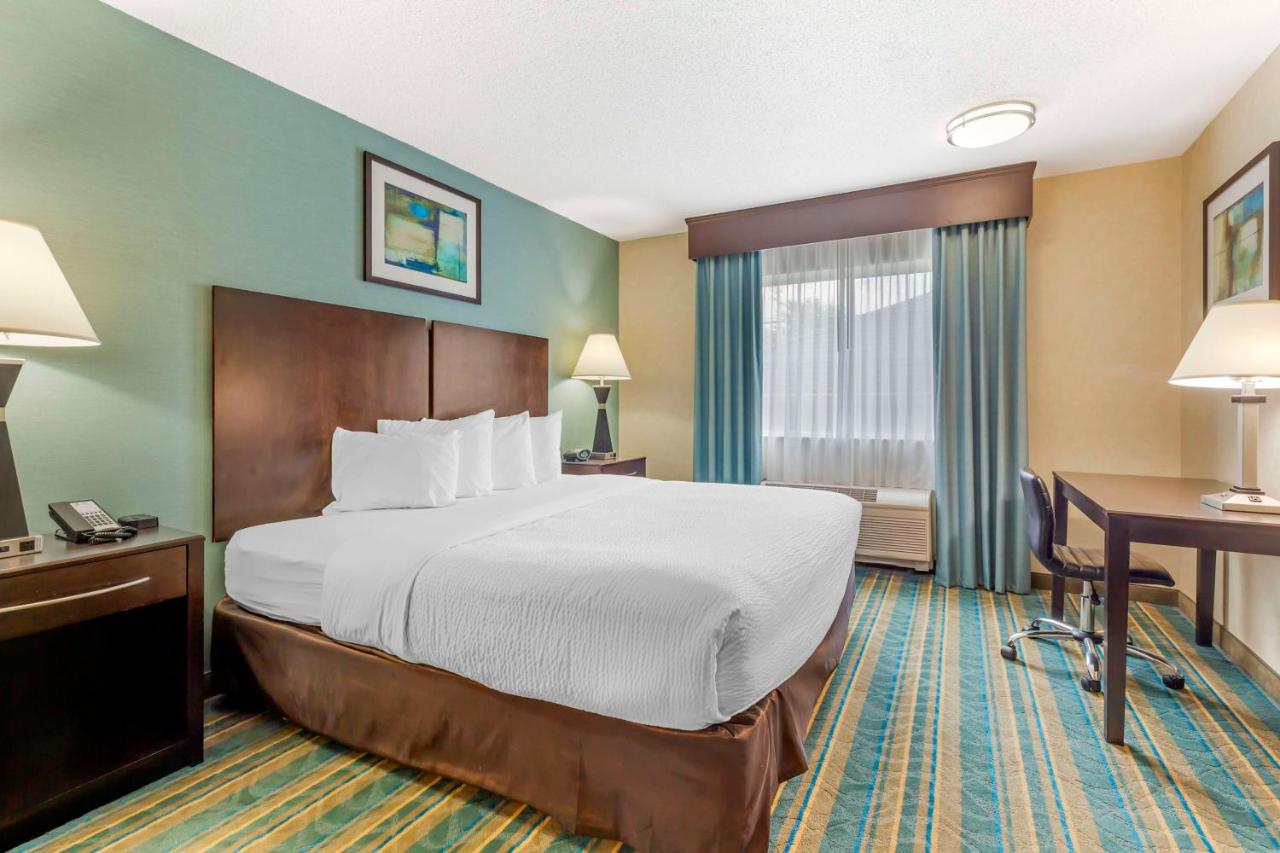 | Best Western Plus Berkshire Hills Inn & Suites