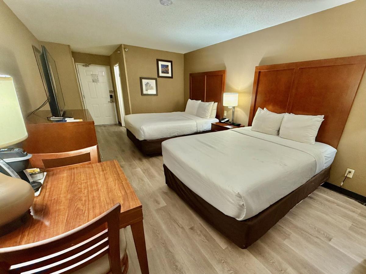 Queen Room with Two Queen Beds - Non-Smoking at Comfort Inn Gurnee near Six Flags