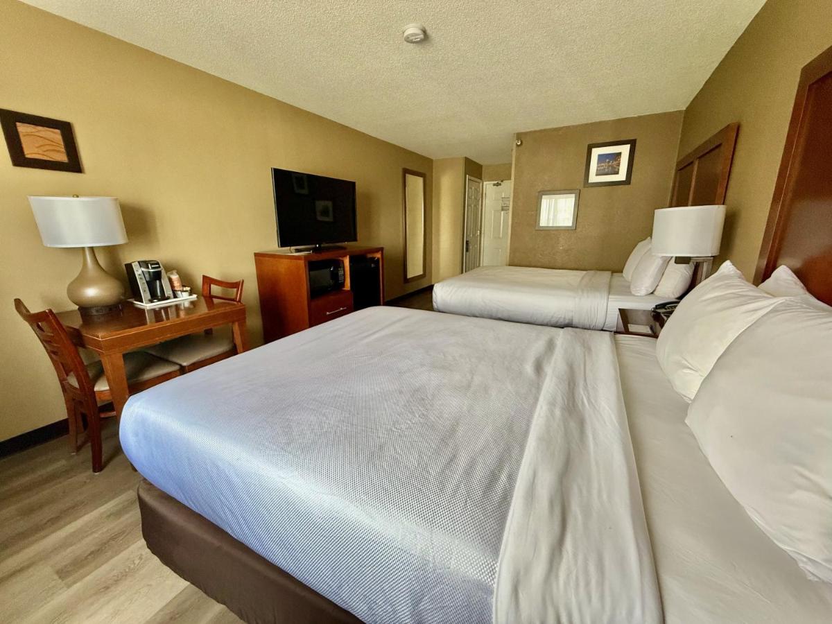 Queen Room with Two Queen Beds - Non-Smoking at Comfort Inn Gurnee near Six Flags