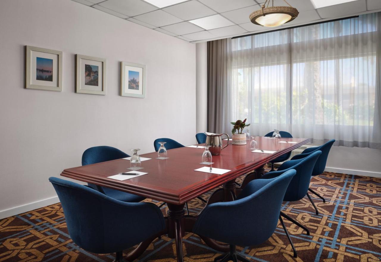 | Sheraton Ontario Airport Hotel
