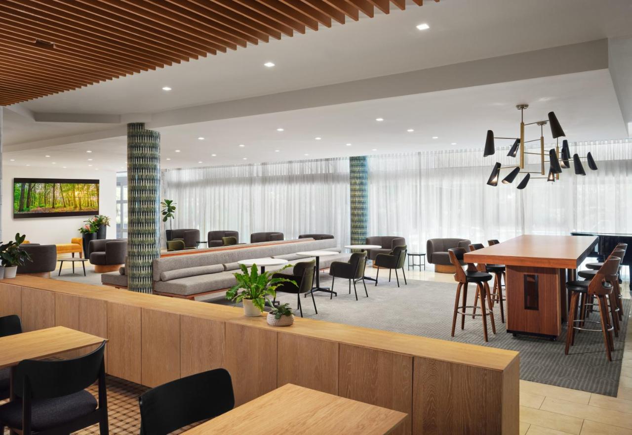 | Sheraton Ontario Airport Hotel