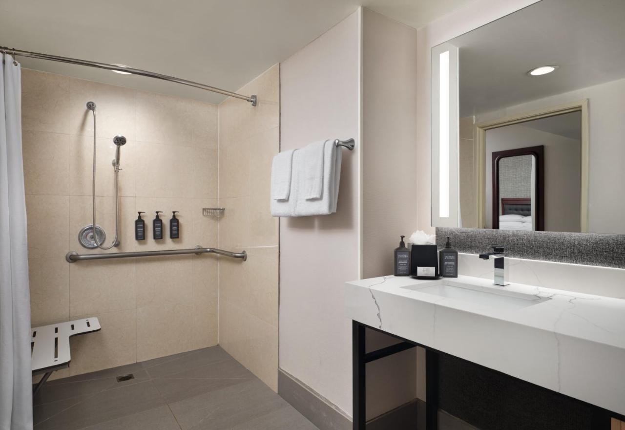 | Sheraton Ontario Airport Hotel