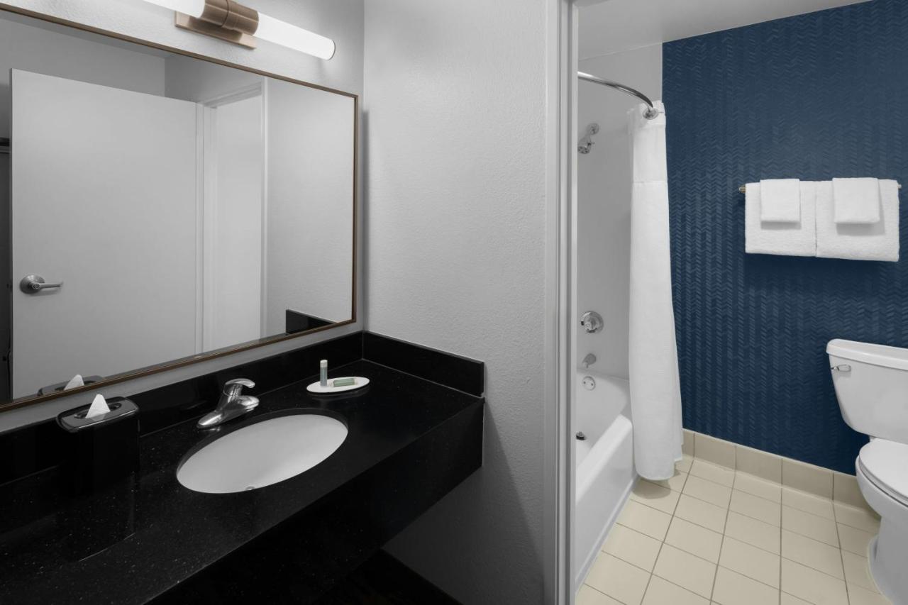 | Fairfield Inn by Marriott Santa Clarita Valencia
