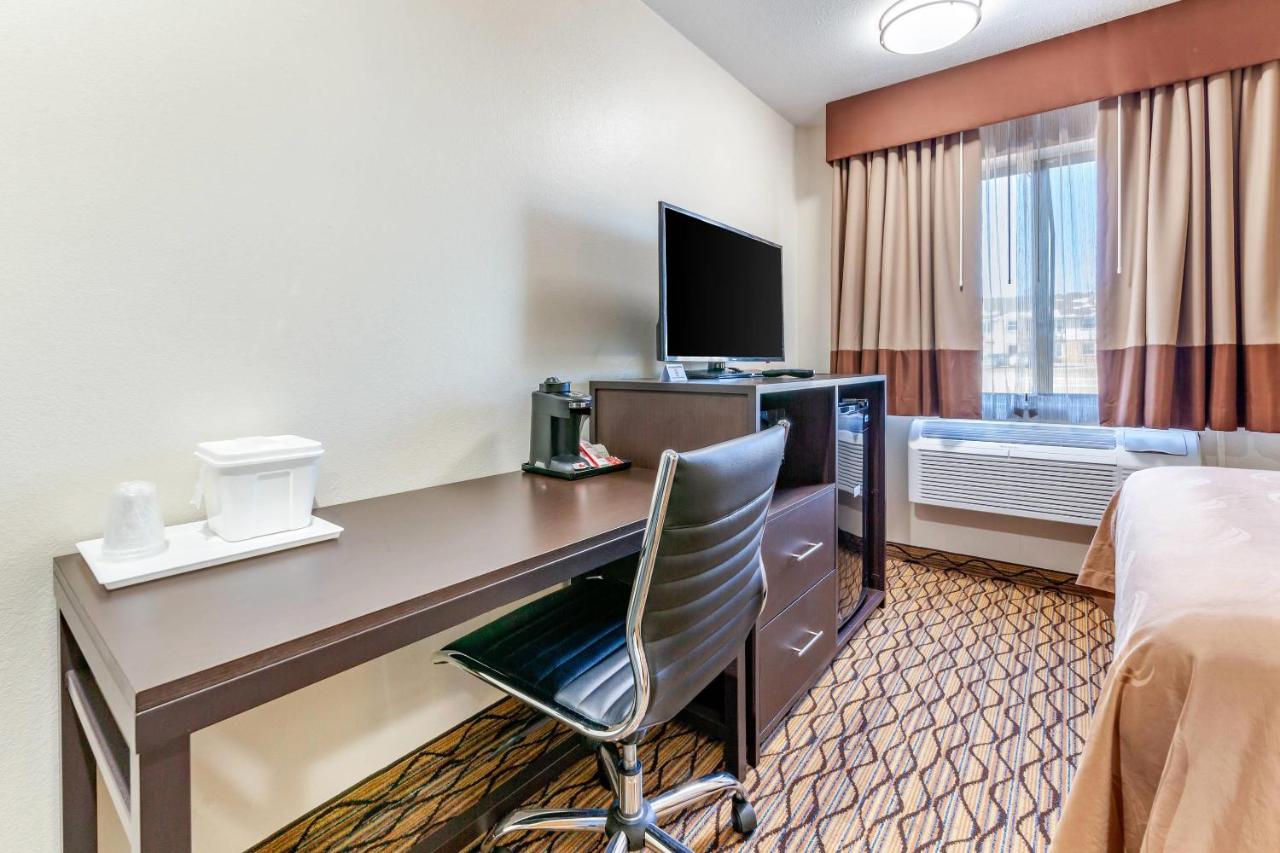 Queen Room - Disability Access/Non-Smoking at Quality Inn New London