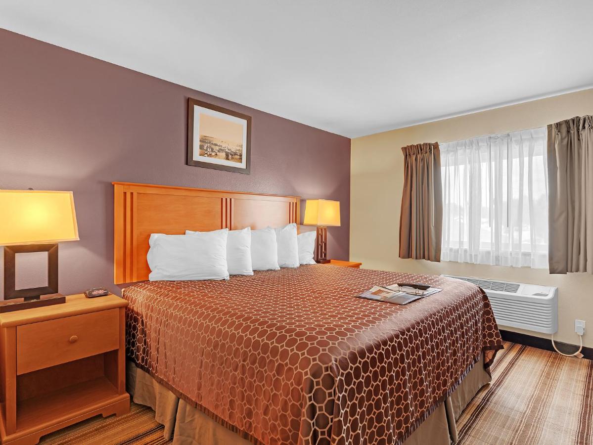 | Bowman Lodge & Convention Center