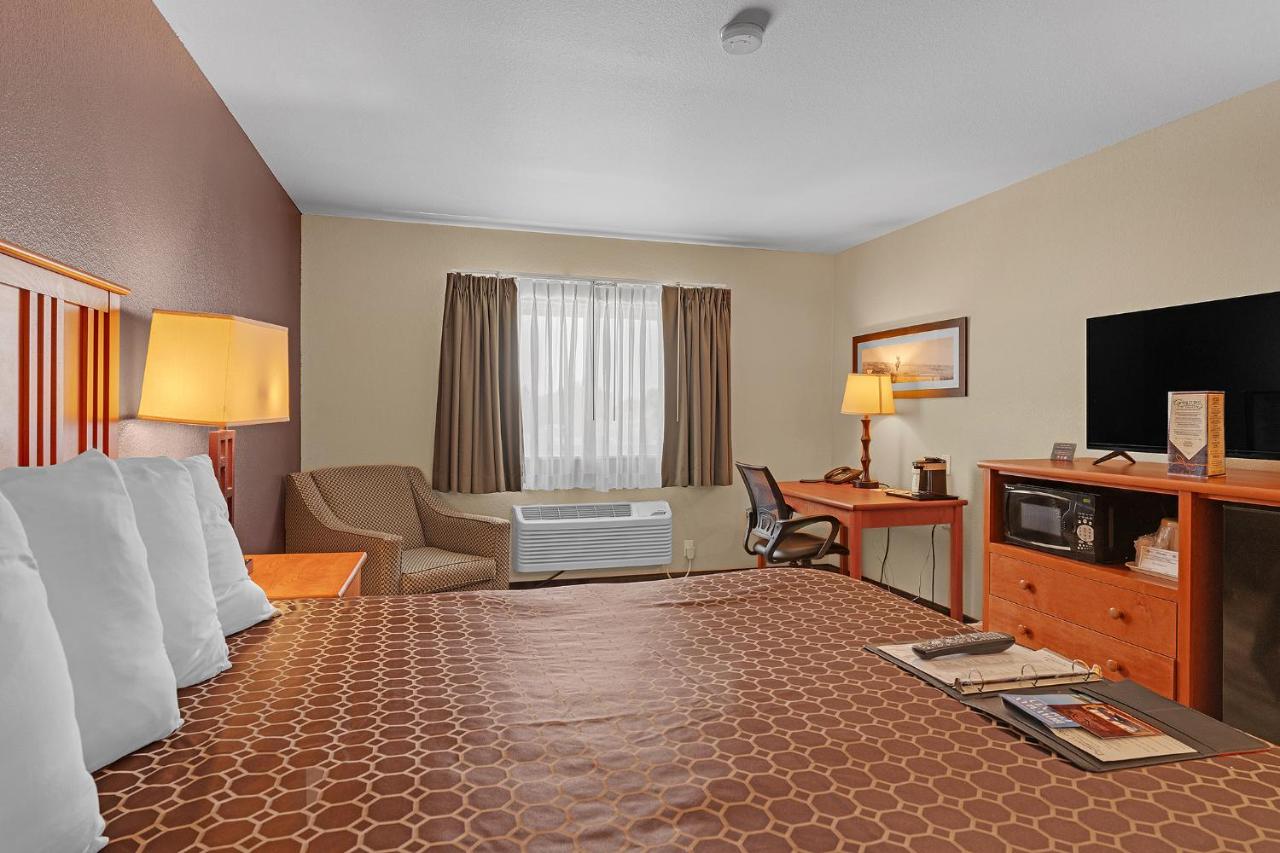 | Bowman Lodge & Convention Center