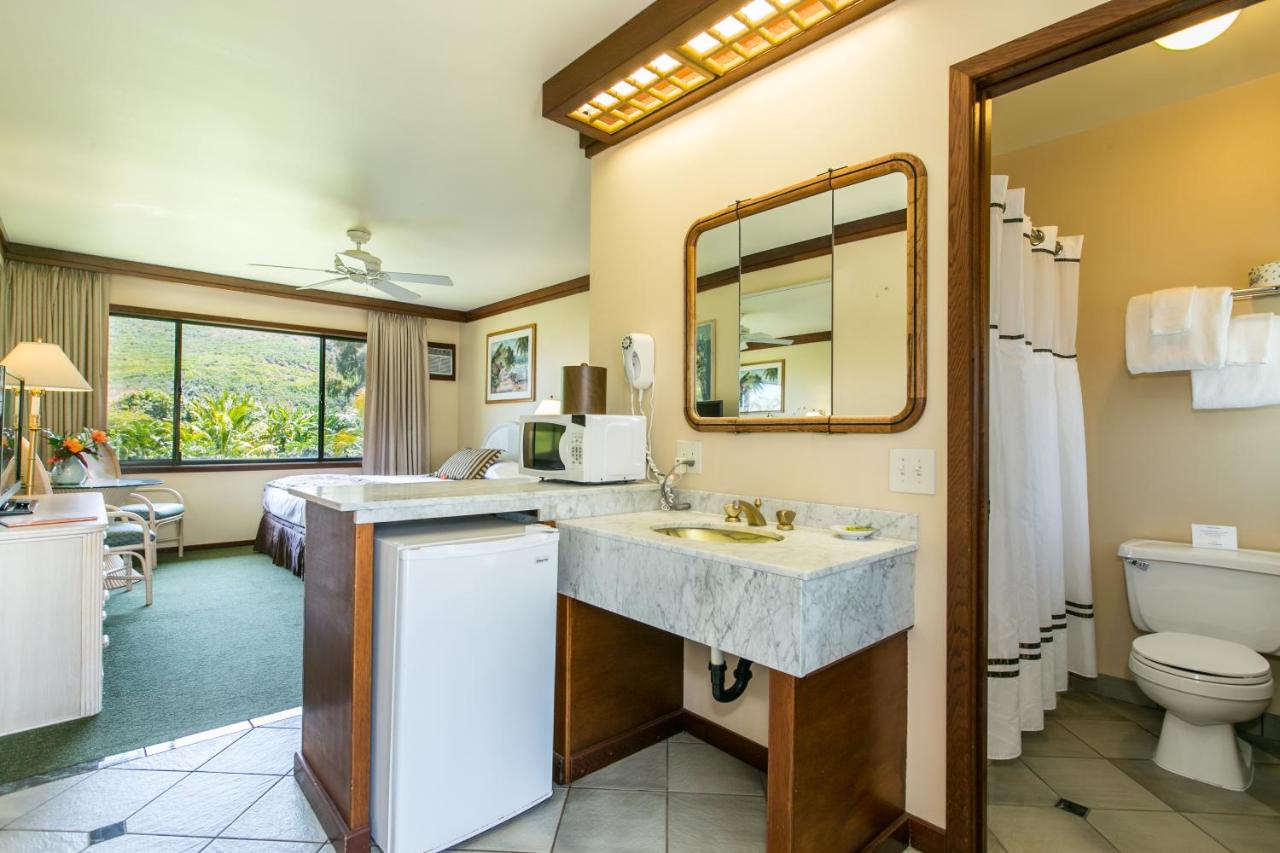 Queen Room with Two Queen Beds at Kauai Inn