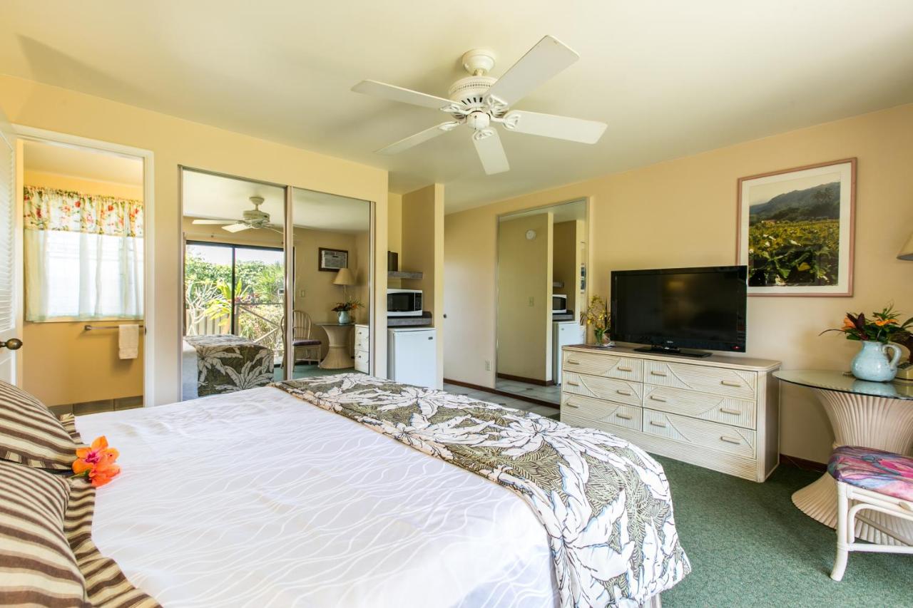King Room with Patio at Kauai Inn