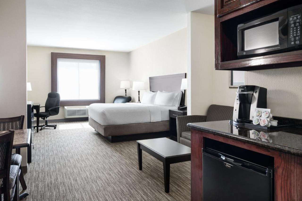 | Holiday Inn Express &Suites Snyder, an IHG Hotel