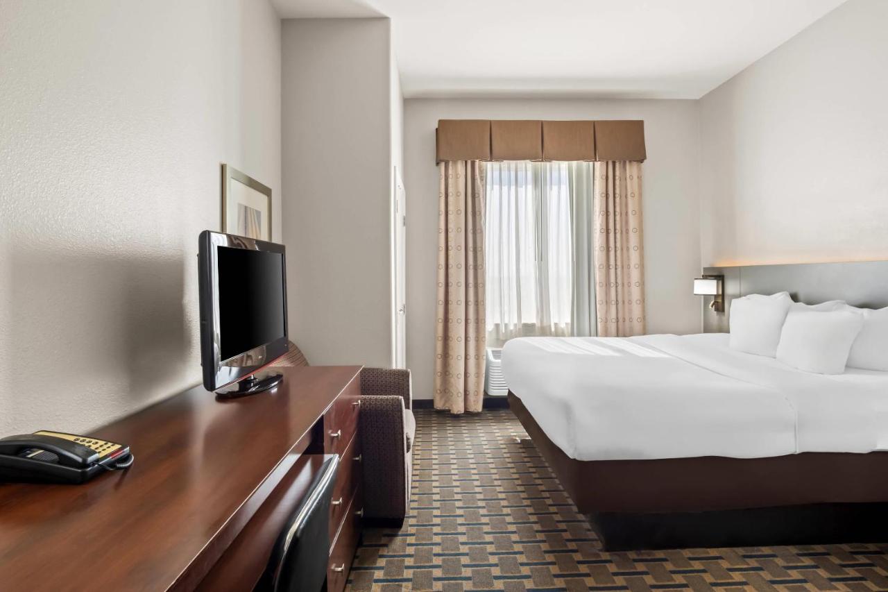 King Suite - Non-Smoking at Comfort Suites Waxahachie - Dallas