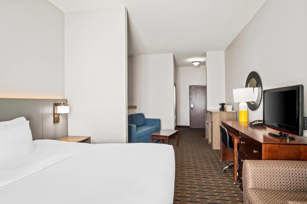 King Suite - Non-Smoking at Comfort Suites Waxahachie - Dallas