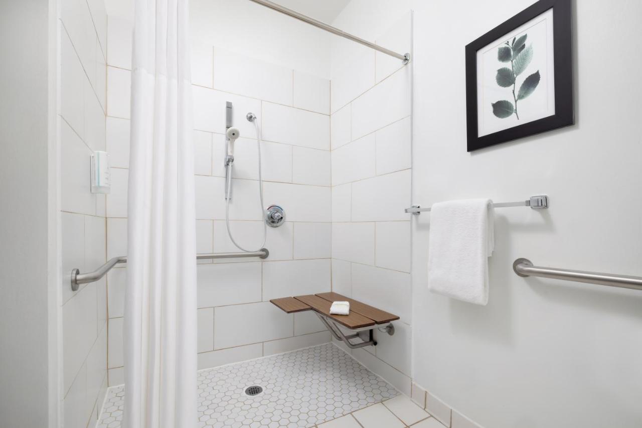 King Room - Disability Access/Non-Smoking at Country Inn & Suites by Radisson, Springfield, OH