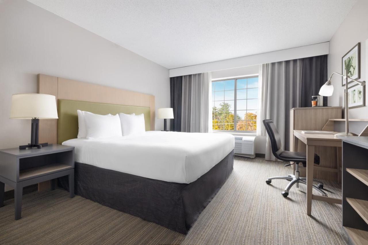 King Room - Non-Smoking at Country Inn & Suites by Radisson, Springfield, OH