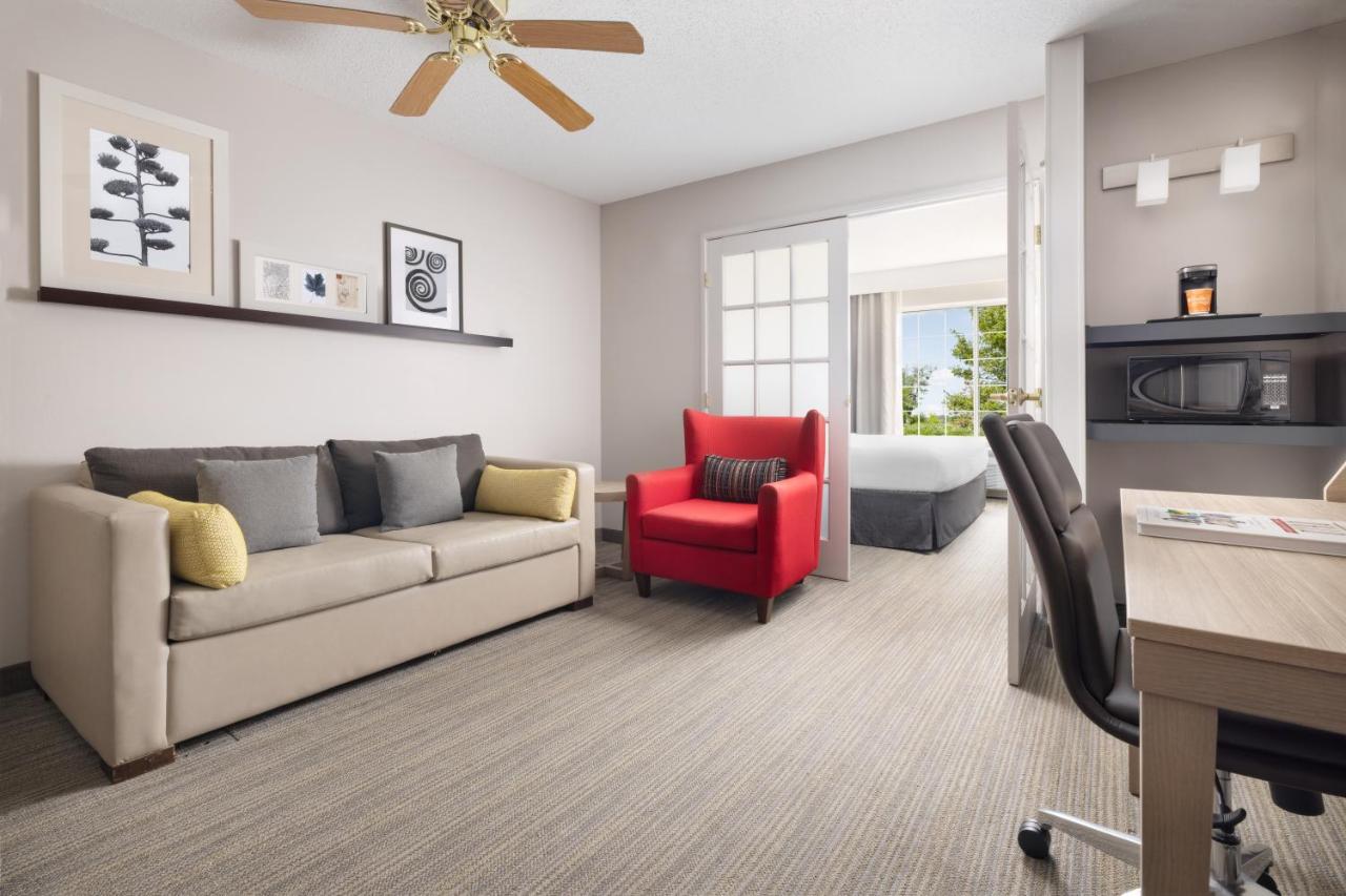 One-Bedroom King Suite with Sofa Bed - Non-Smoking at Country Inn & Suites by Radisson, Springfield, OH