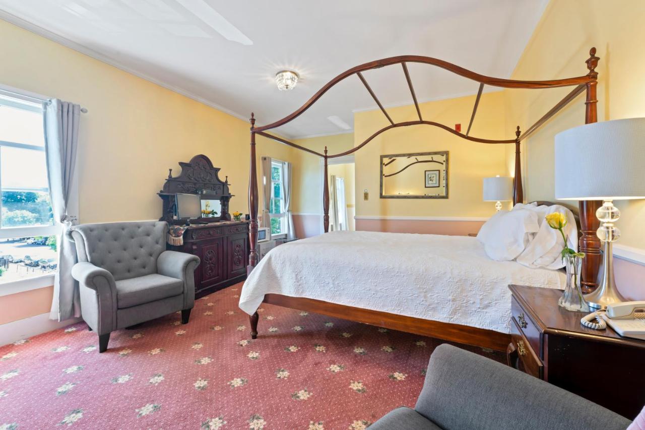 Queen Room at Union Hotel