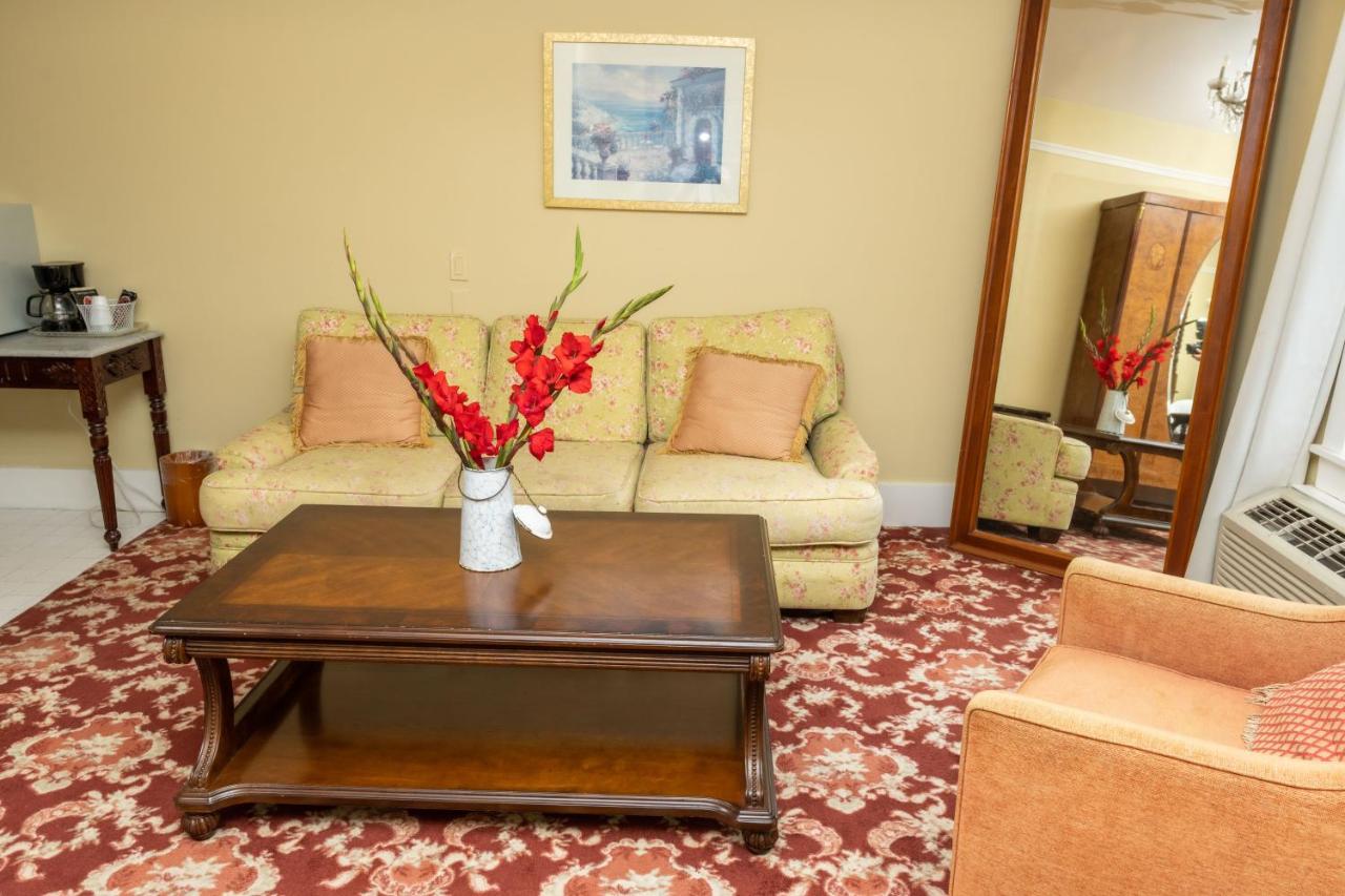 Single Room with Mountain View at Union Hotel