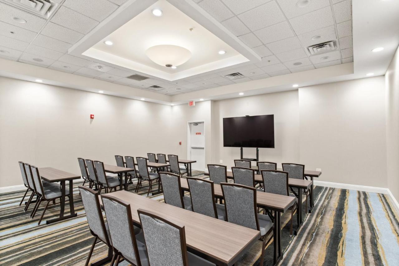 | Holiday Inn Baton Rouge College Drive I-10, an IHG Hotel