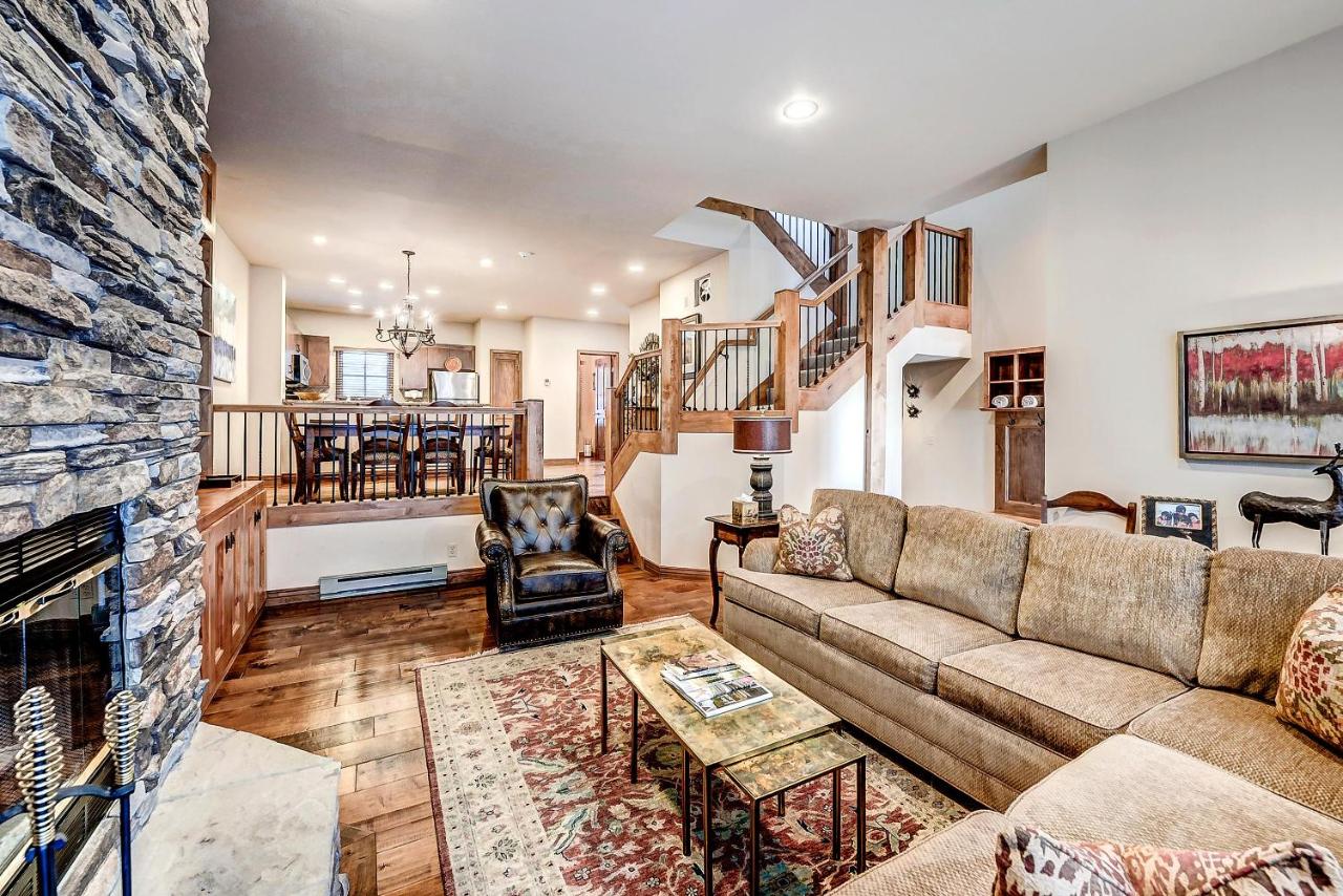 | 22 Highlands Townhomes