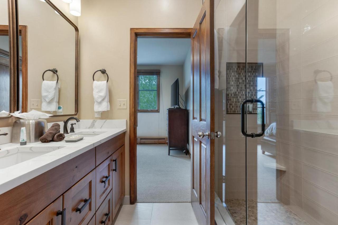 | 22 Highlands Townhomes