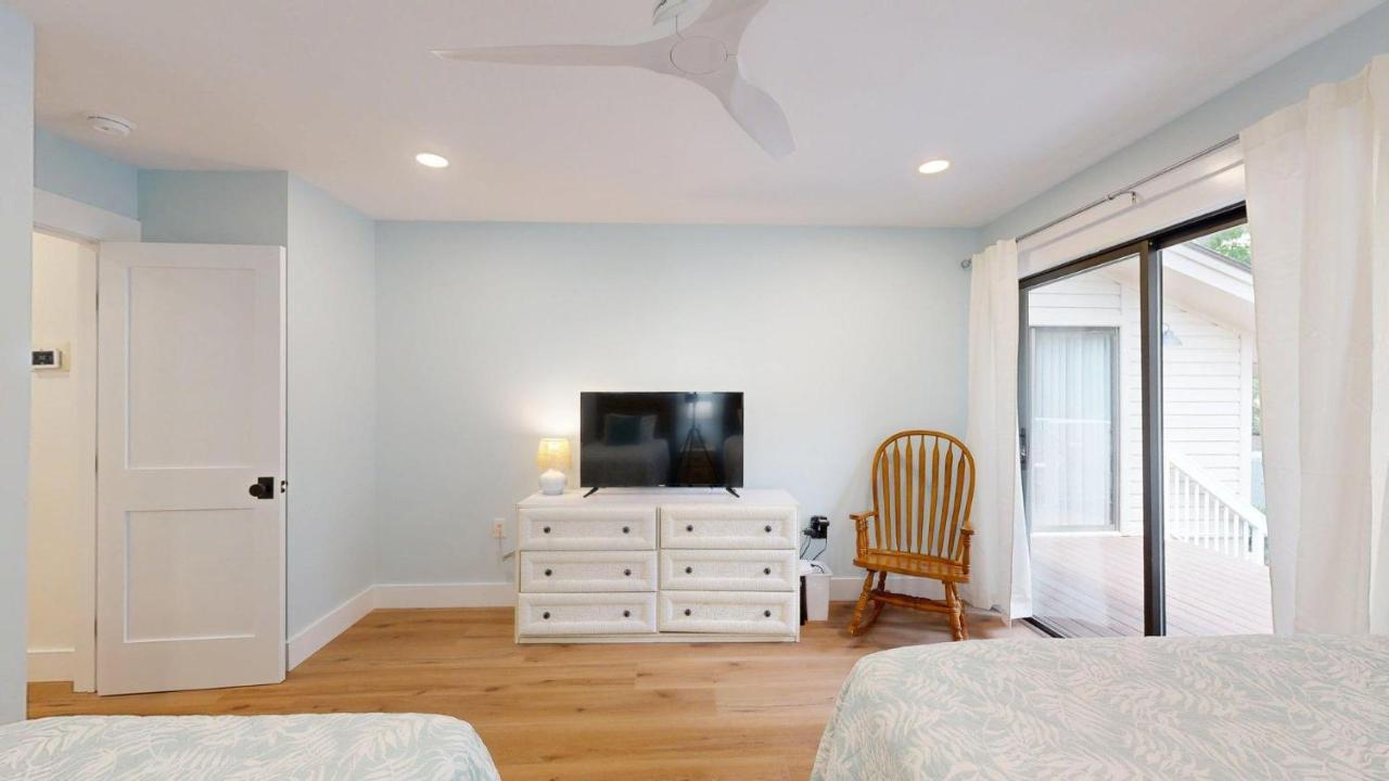 | 495 Captains Cove
