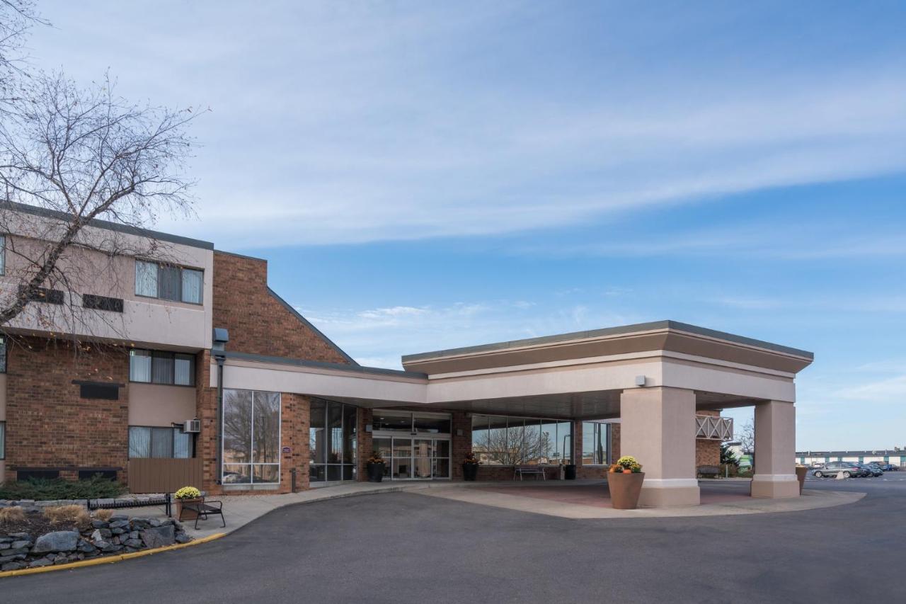 | Holiday Inn & Suites St. Cloud, an IHG Hotel