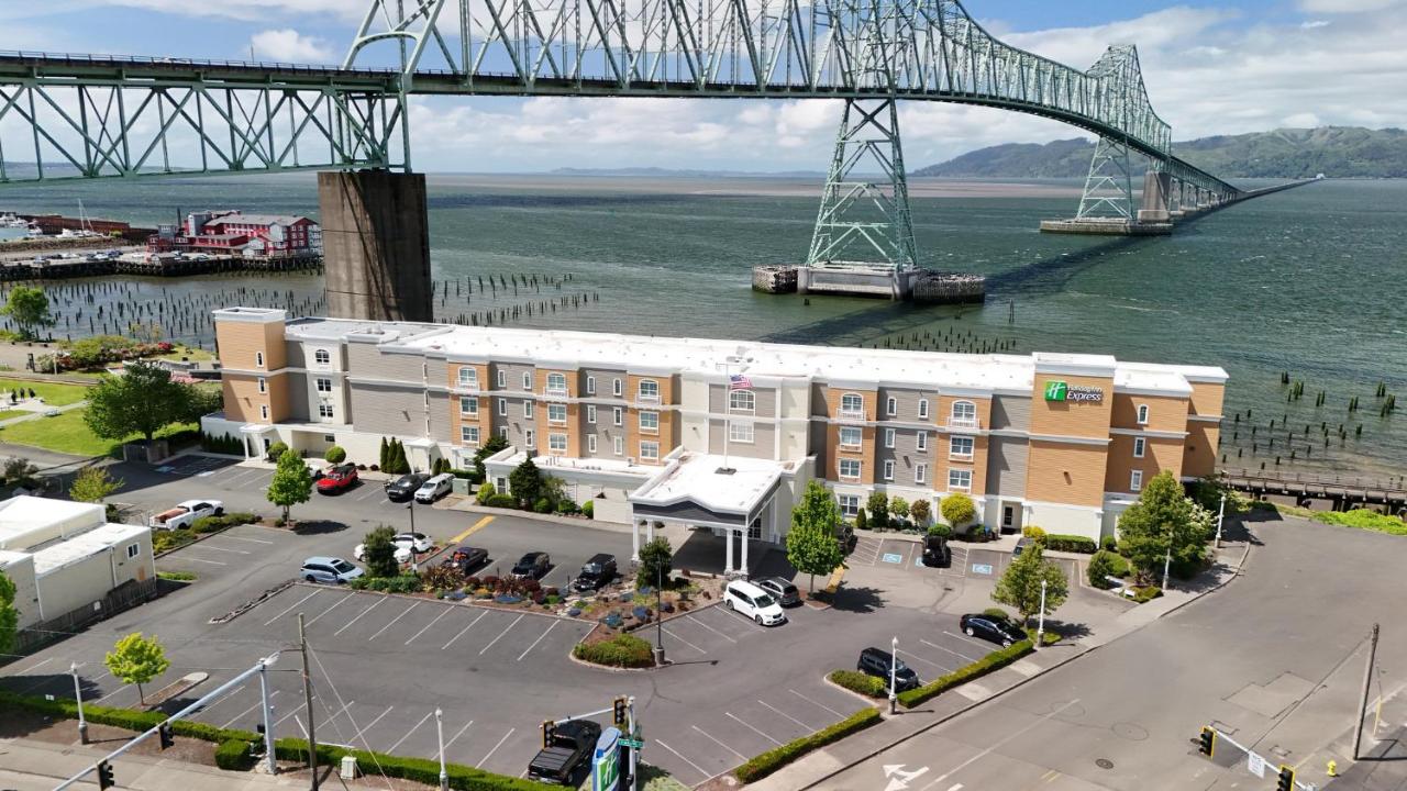 | Holiday Inn Express Hotel & Suites Astoria, an IHG Hotel