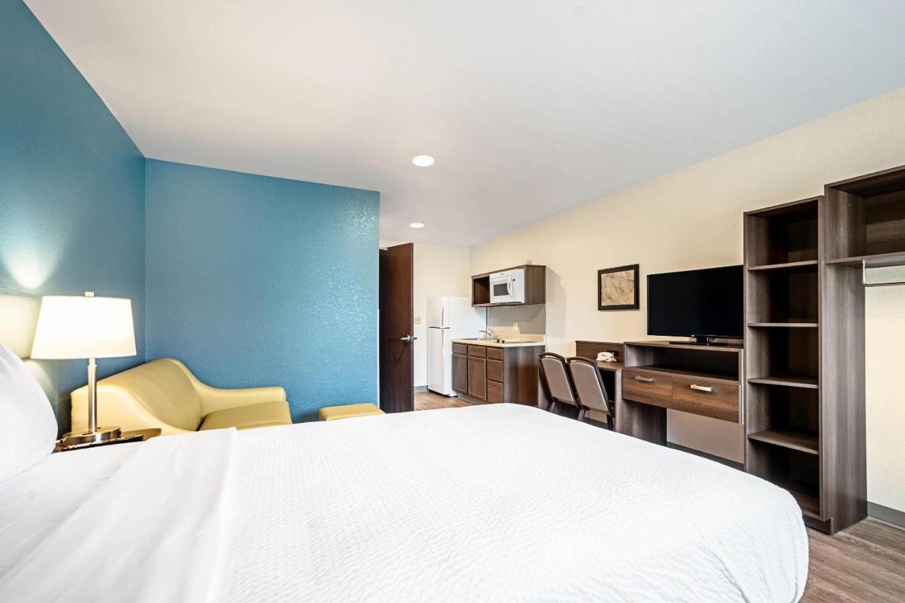 Standard Queen Room with Sofa Bed - Non-Smoking at WoodSpring Suites Naples East
