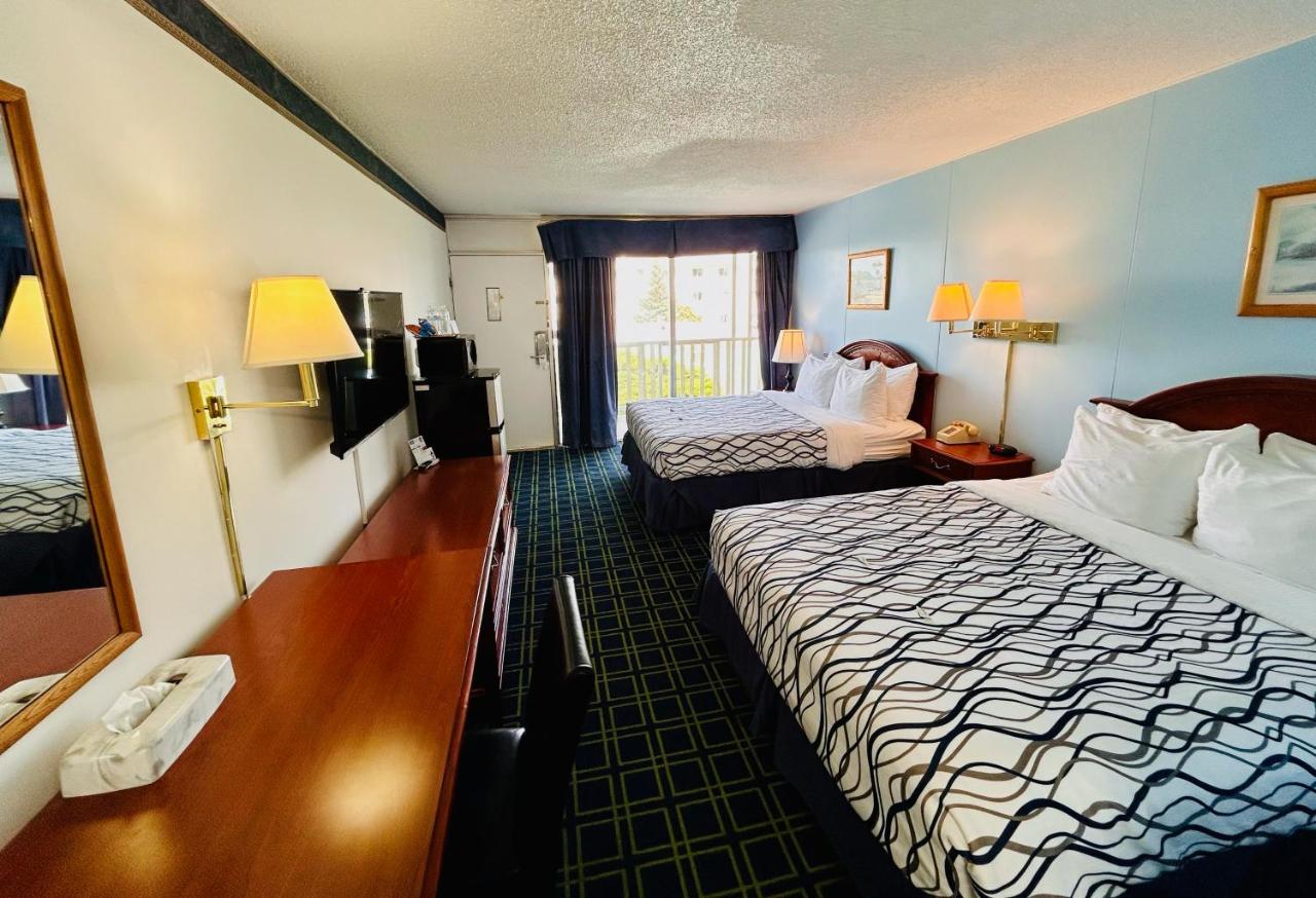 Deluxe Room at Hospitality Inn