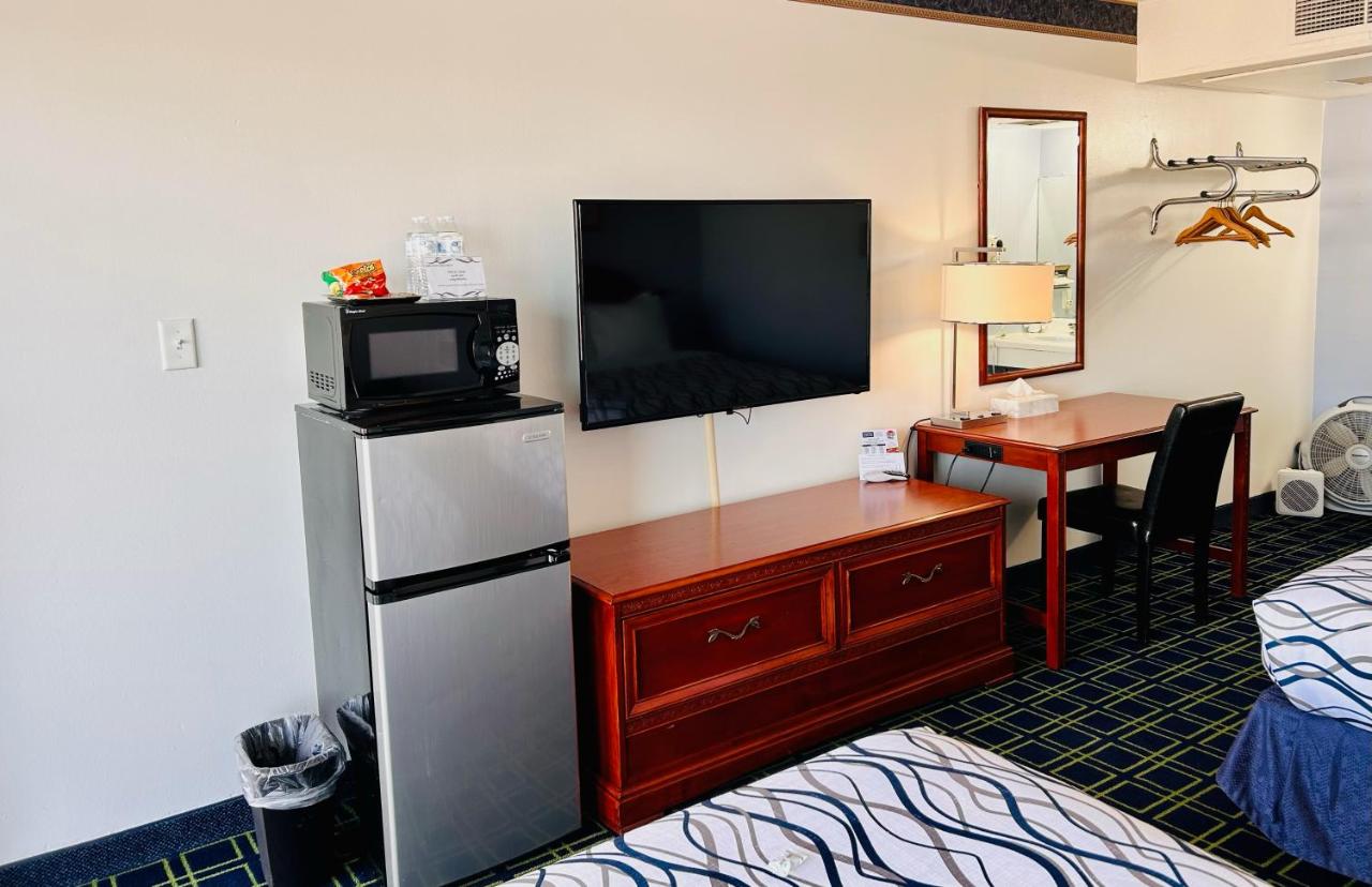 Deluxe Room at Hospitality Inn