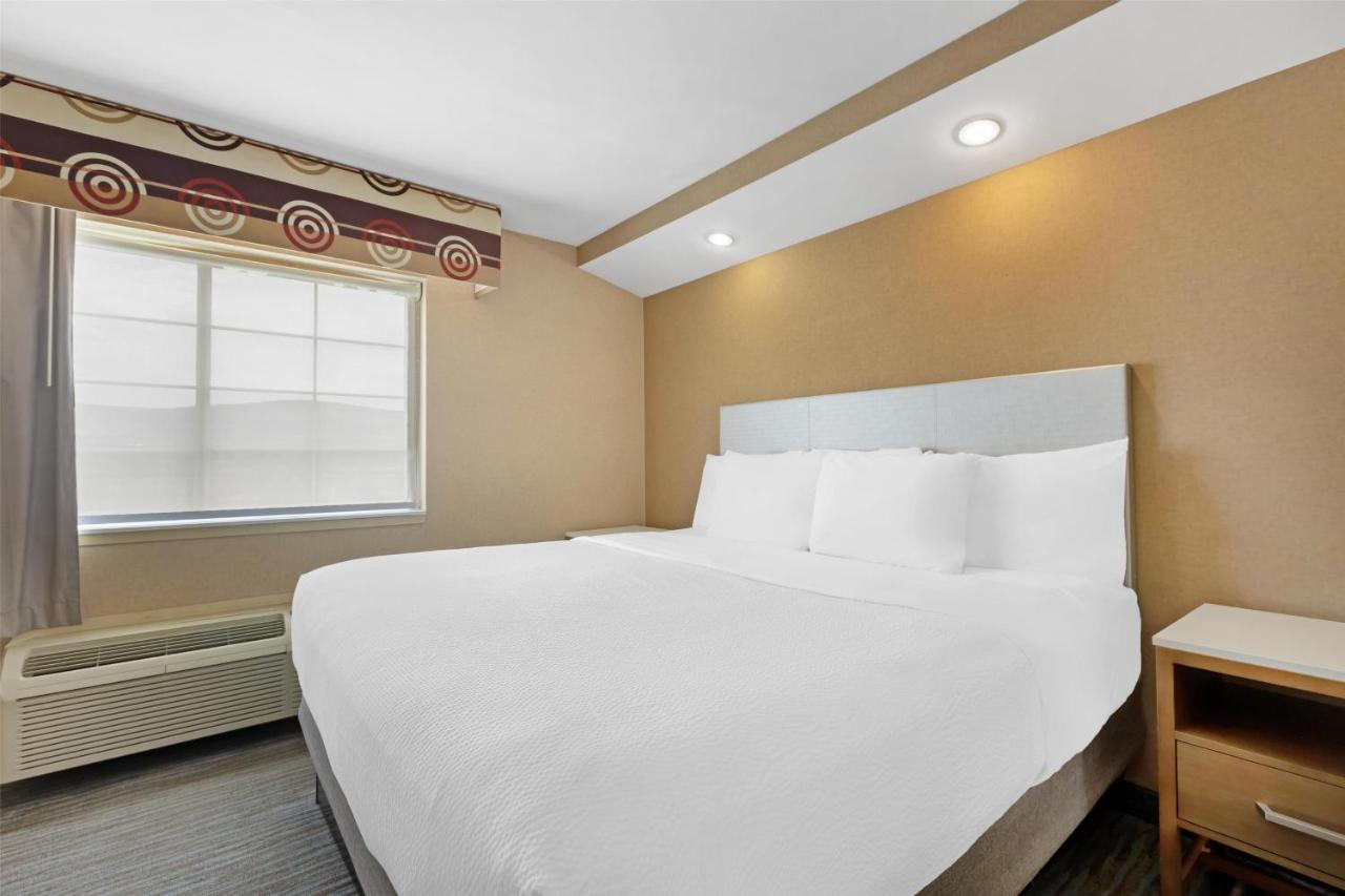  | Best Western Cooperstown Inn & Suites