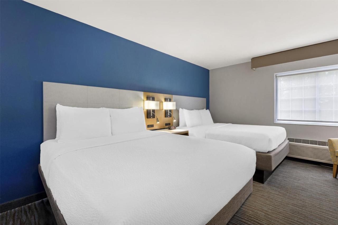Queen Suite - Non-Smoking at Best Western Cooperstown Inn & Suites