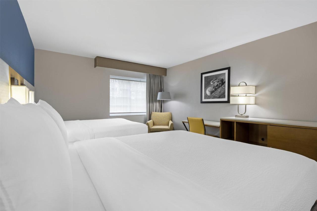 Queen Suite - Non-Smoking at Best Western Cooperstown Inn & Suites