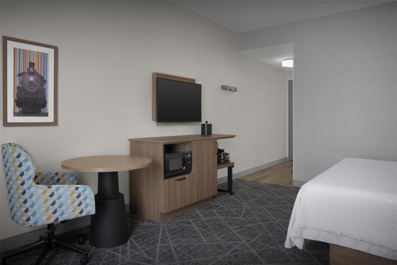 King Studio with Sofa Bed - Non-Smoking at Hampton Inn & Suites Laurel, MS