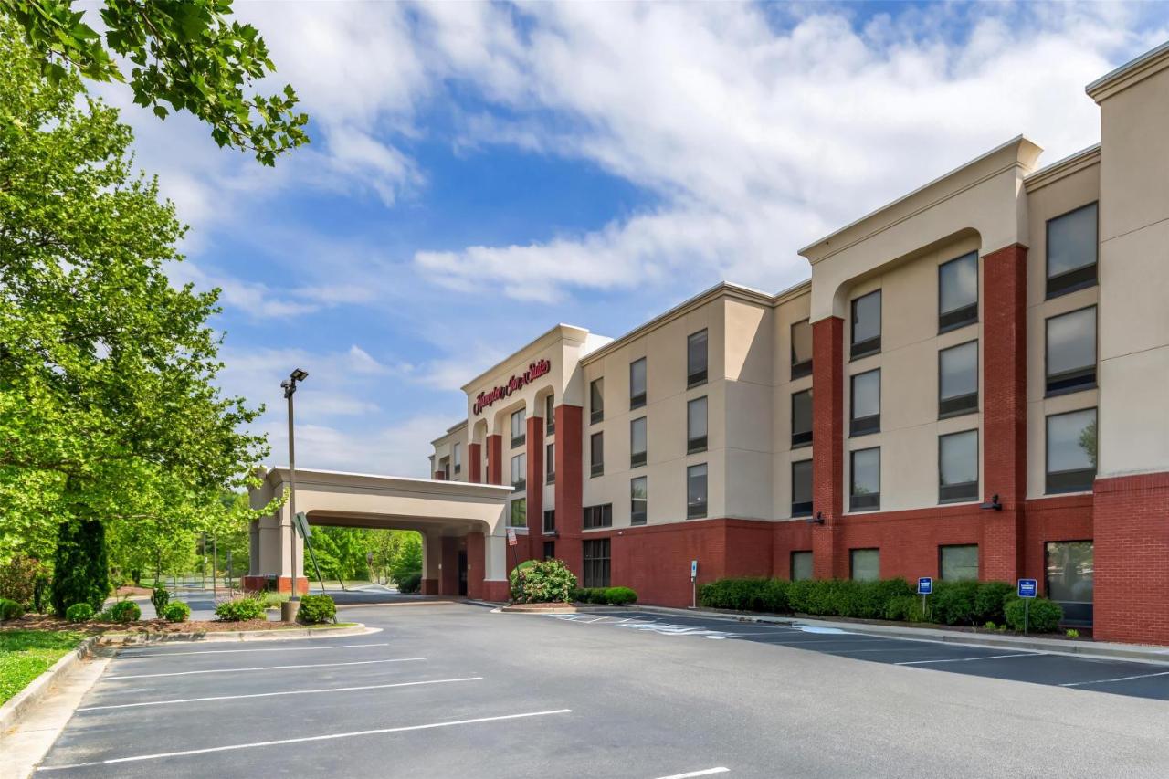 | Hampton Inn & Suites Richmond/Virginia Center