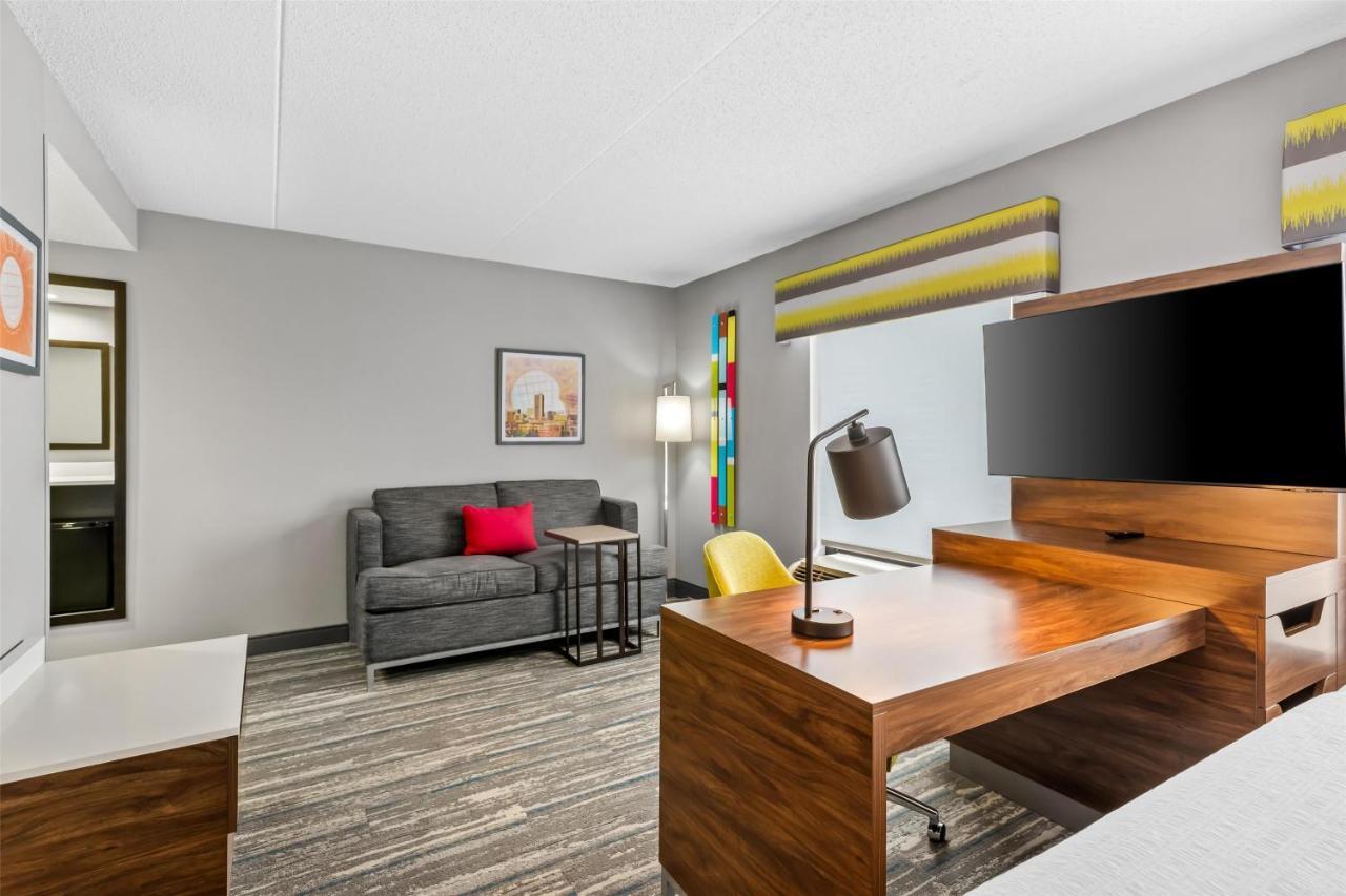 | Hampton Inn & Suites Richmond/Virginia Center