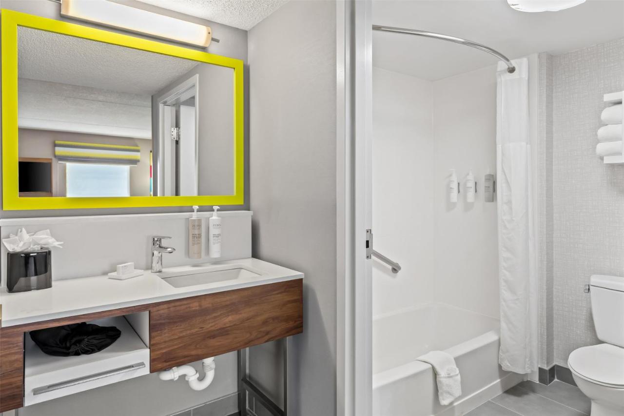 | Hampton Inn & Suites Richmond/Virginia Center