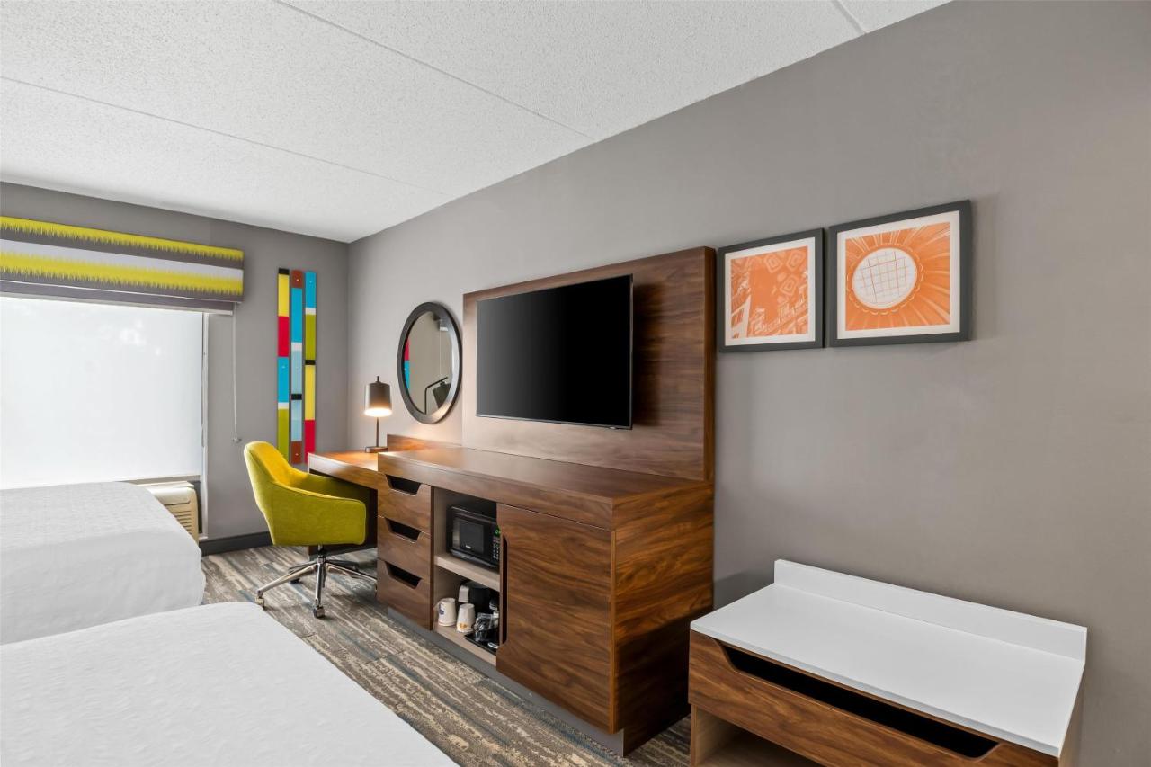 | Hampton Inn & Suites Richmond/Virginia Center