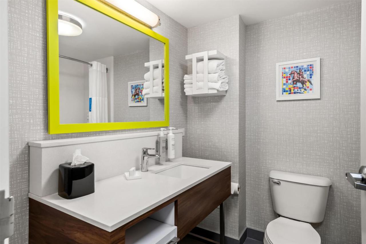 | Hampton Inn & Suites Richmond/Virginia Center