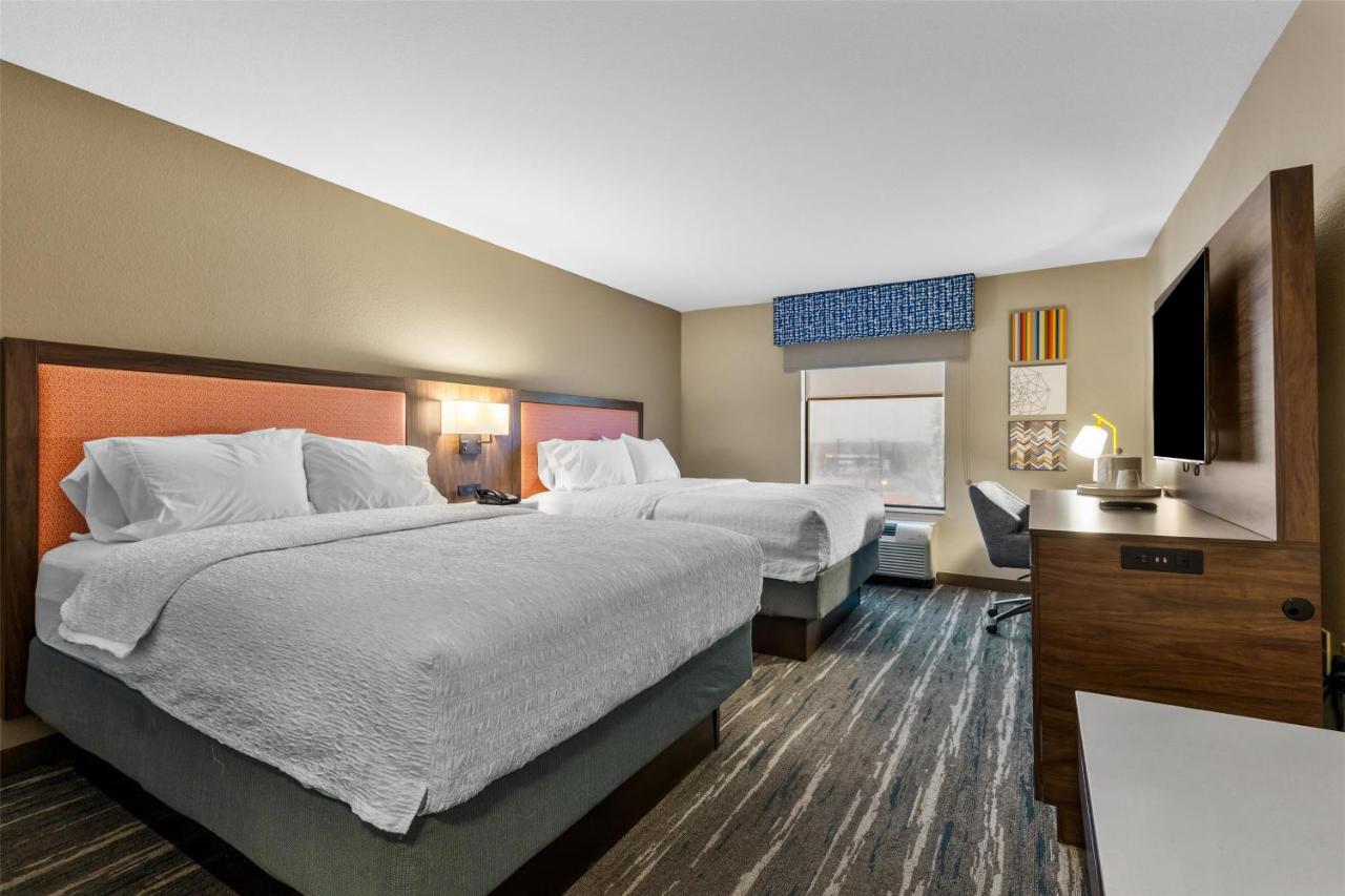 Queen Room with Two Queen Beds - Non-Smoking at Hampton Inn Temple