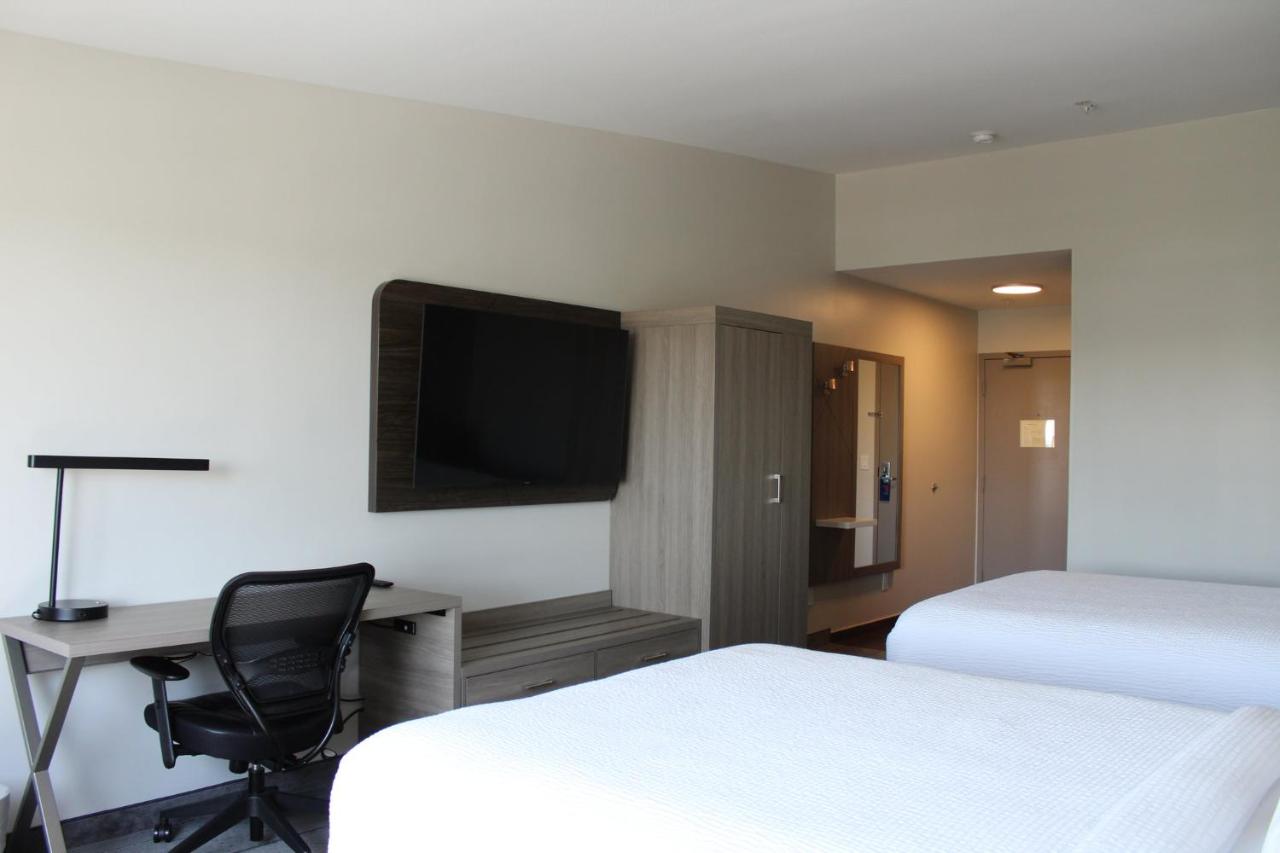 Double Room with Two Double Beds - Non-Smoking at Holiday Inn Express Bakersfield by IHG